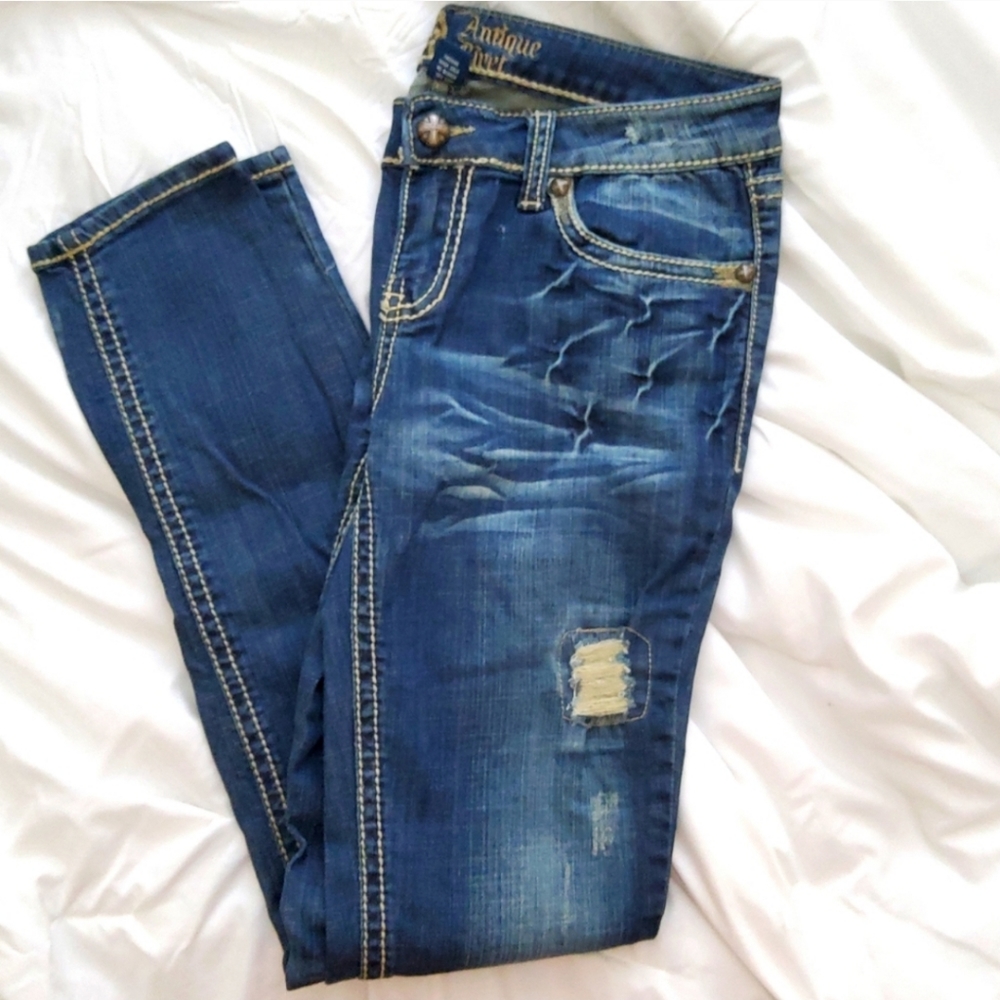 Antique Rivet | Skinny Jeans